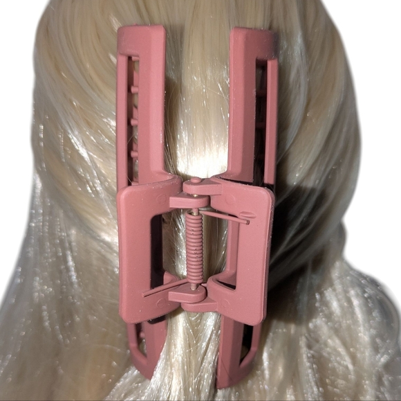 🍁 3/$15 Boutique Rectangle Claw Hair Clip - Picture 2 of 6